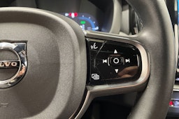 Musta Volvo XC60 2024 kuva 26.