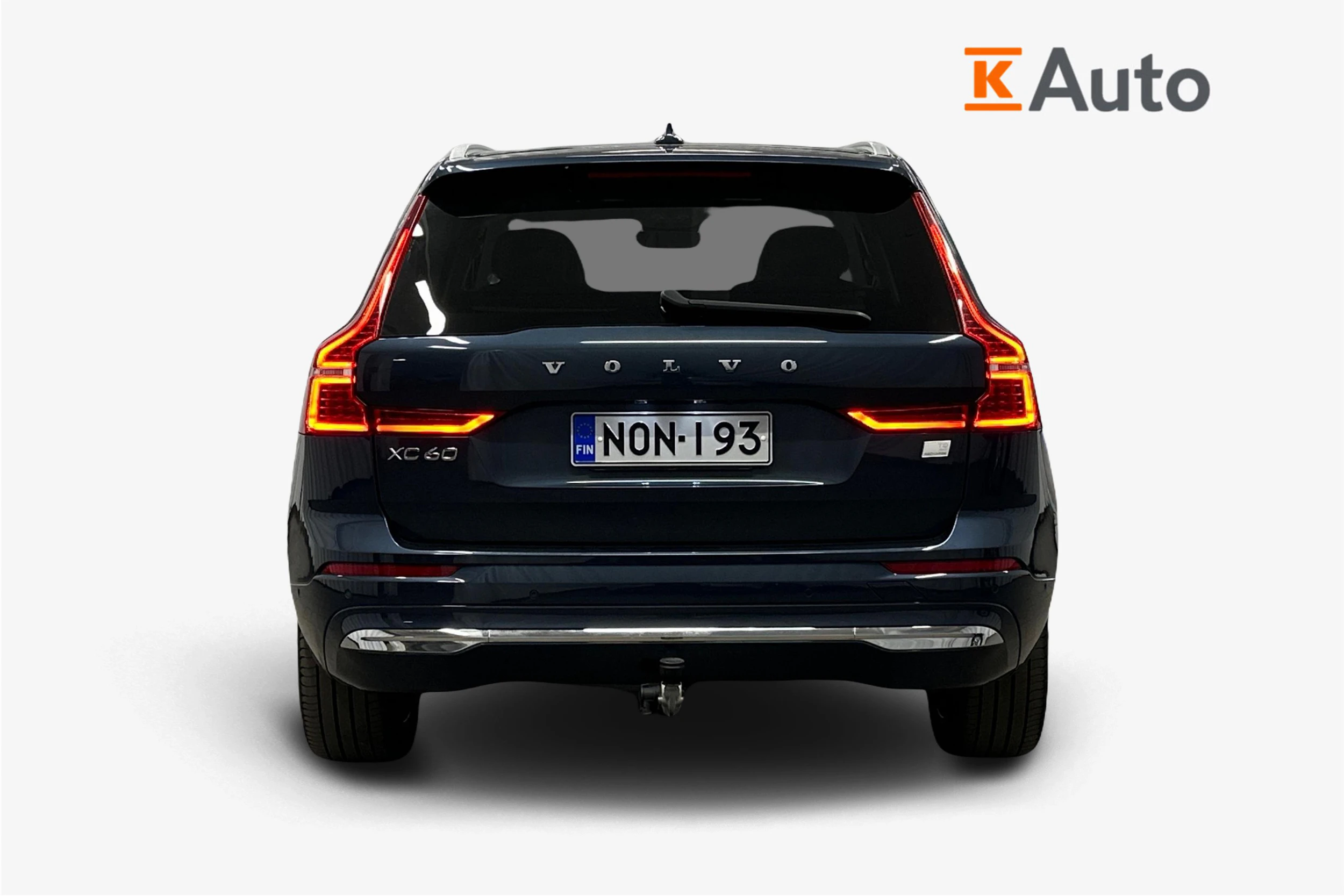 sininen Volvo XC60 2024 kuva 3.