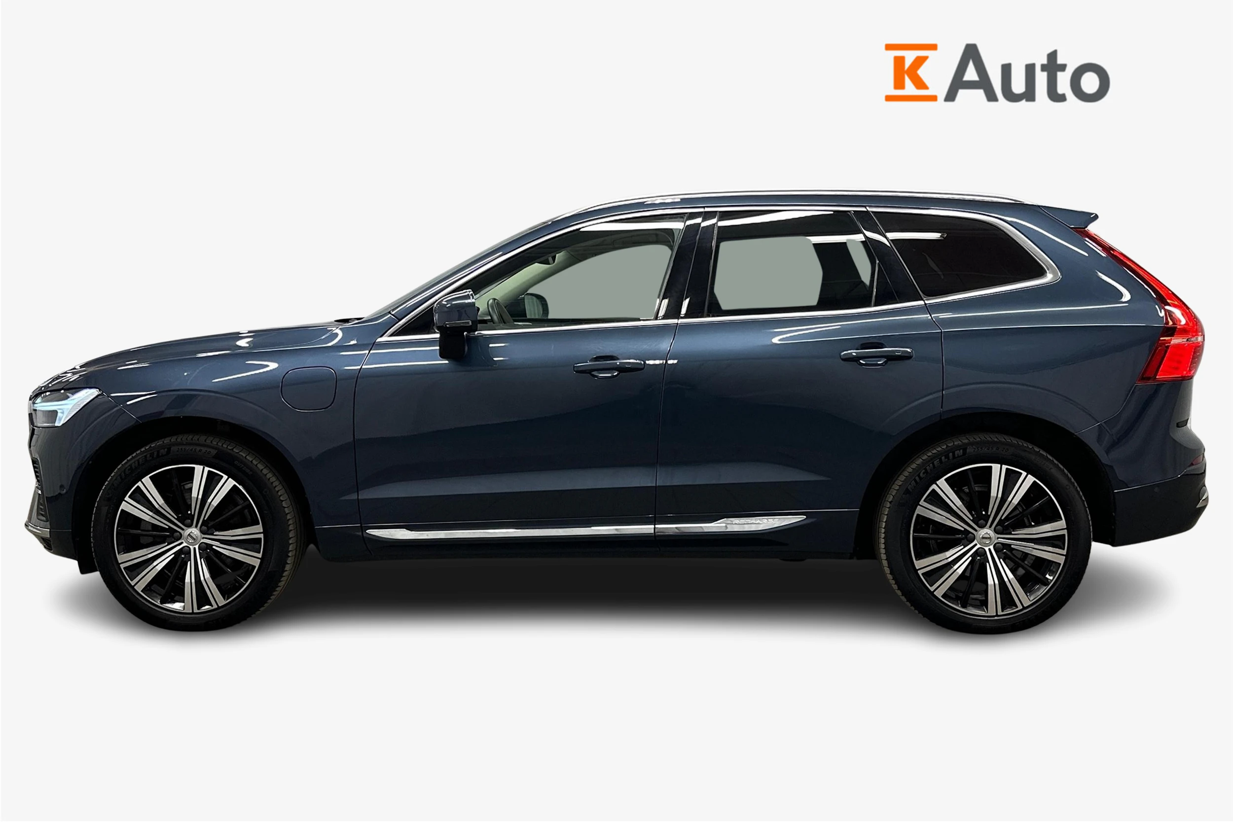 sininen Volvo XC60 2024 kuva 5.