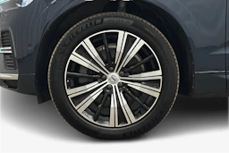 sininen Volvo XC60 2024 kuva 9.