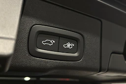 sininen Volvo XC60 2024 kuva 12.
