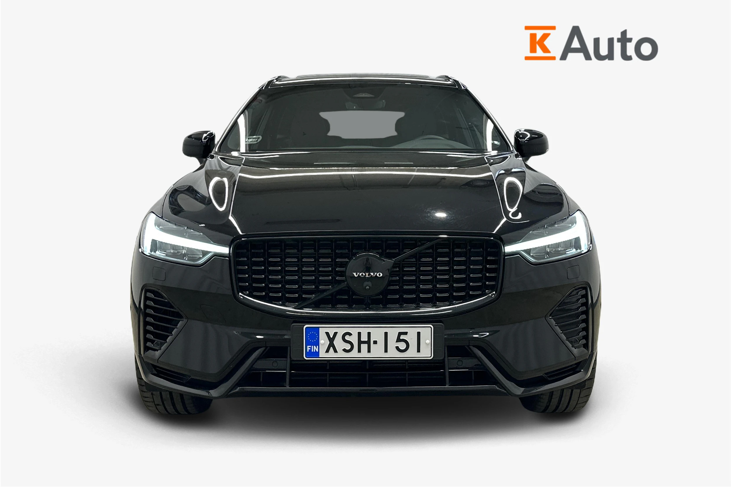 musta Volvo XC60 2024 kuva 4.