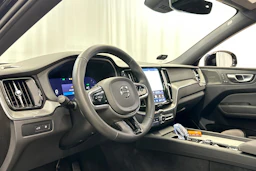musta Volvo XC60 2024 kuva 10.