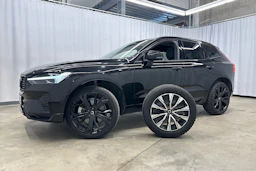musta Volvo XC60 2024 kuva 33.