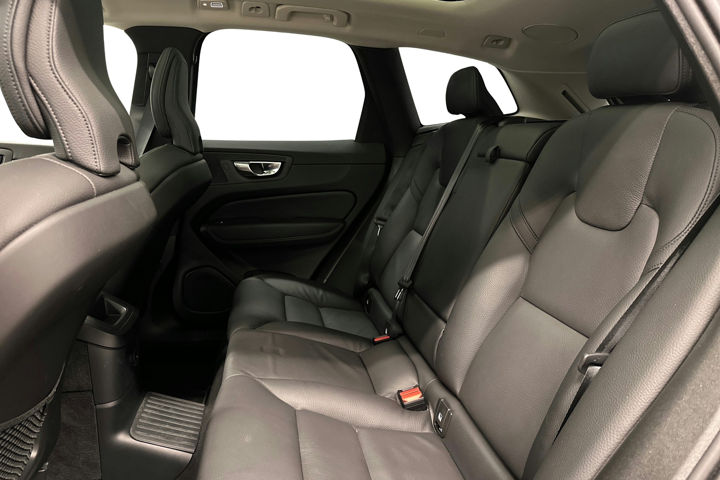 hopea Volvo XC60 2025 kuva 10.