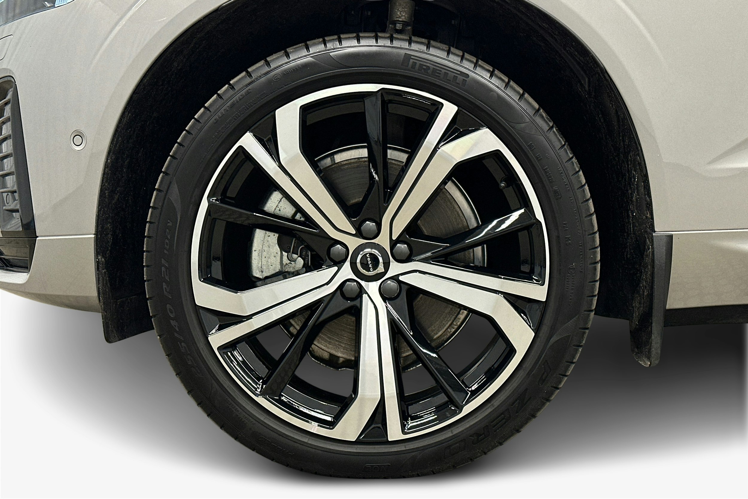 hopea Volvo XC60 2025 kuva 11.