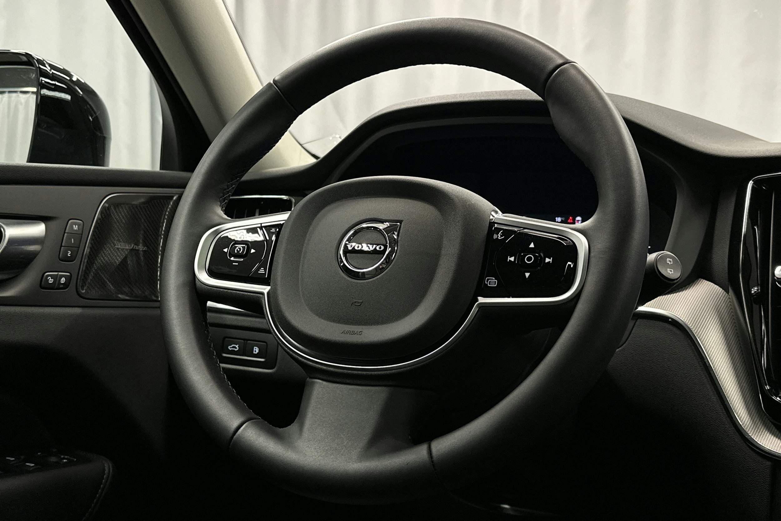 hopea Volvo XC60 2025 kuva 22.