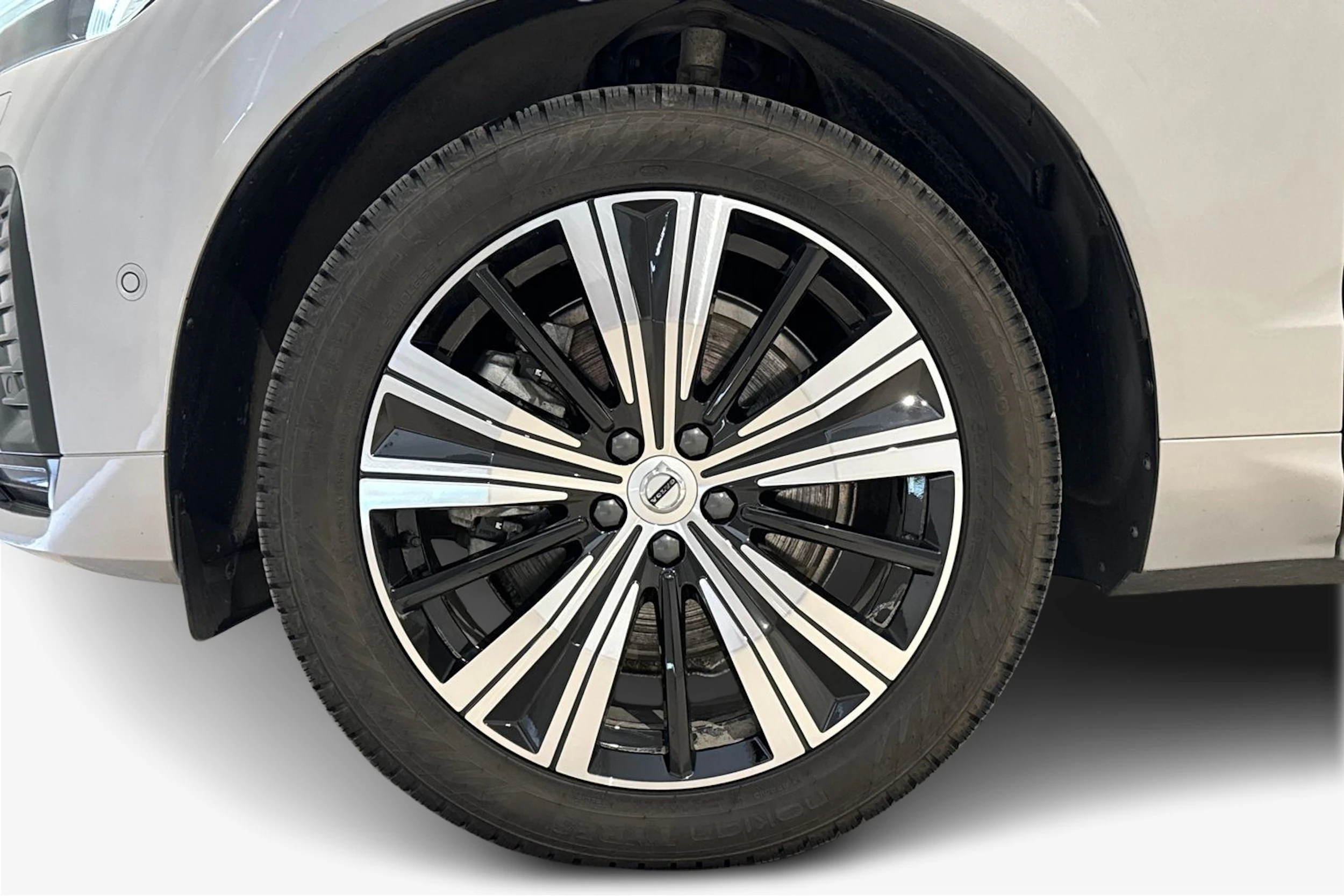 met. harmaa Volvo XC60 2025 kuva 12.