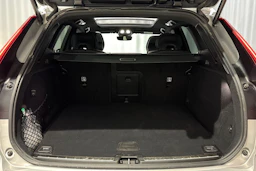 met. harmaa Volvo XC60 2025 kuva 16.