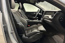 met. harmaa Volvo XC60 2025 kuva 18.