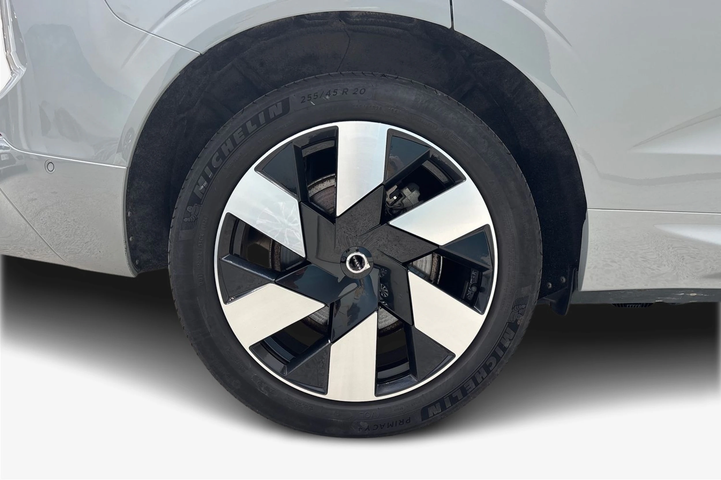 harmaa Volvo XC60 2025 kuva 9.