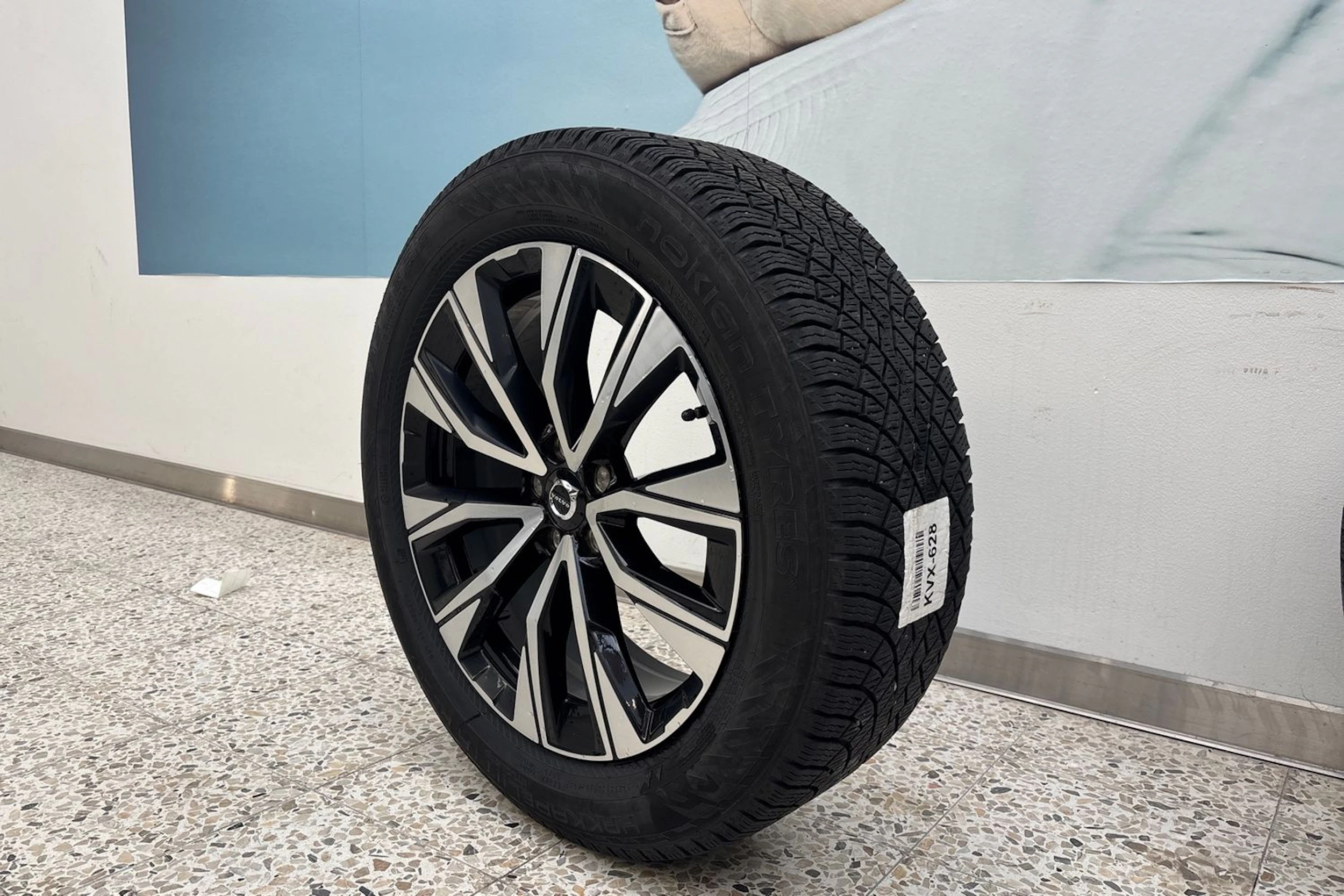 harmaa Volvo XC60 2025 kuva 10.