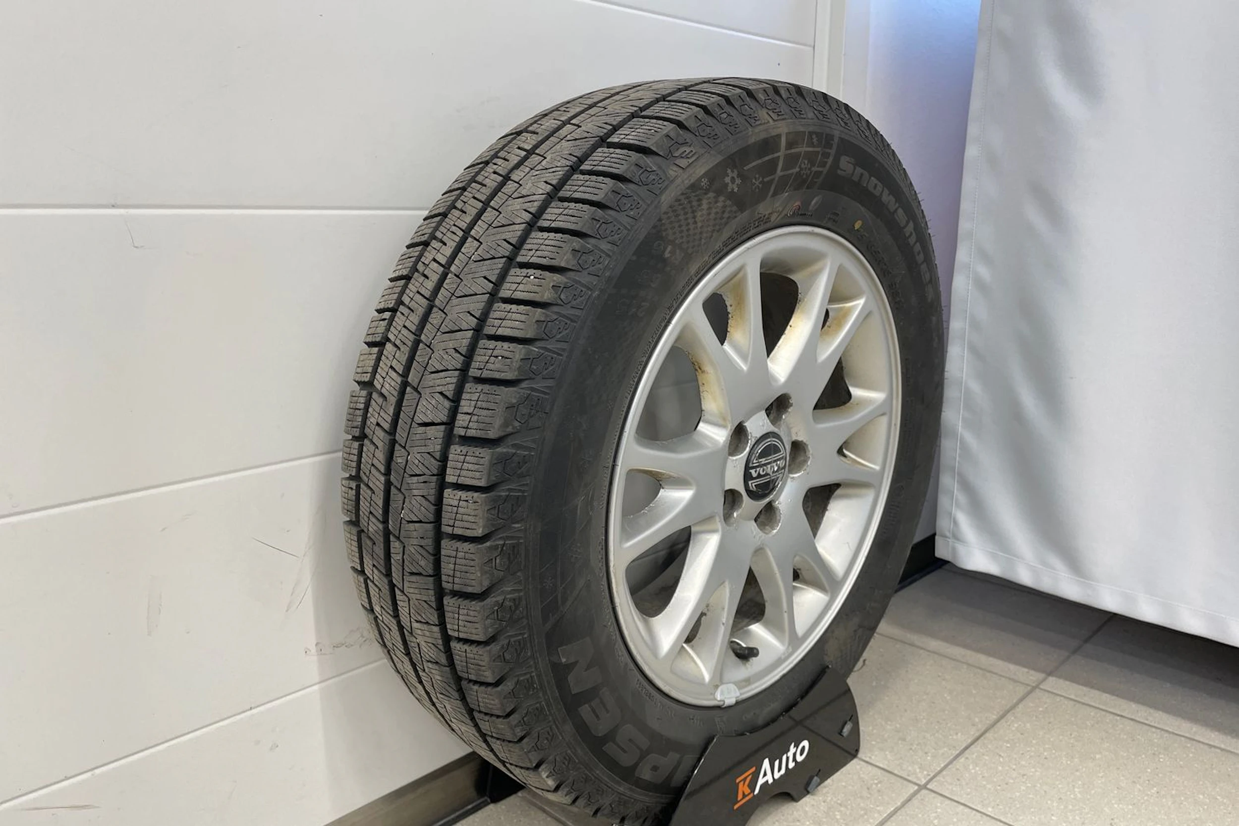 Harmaa Volvo XC70 2007 kuva 13.
