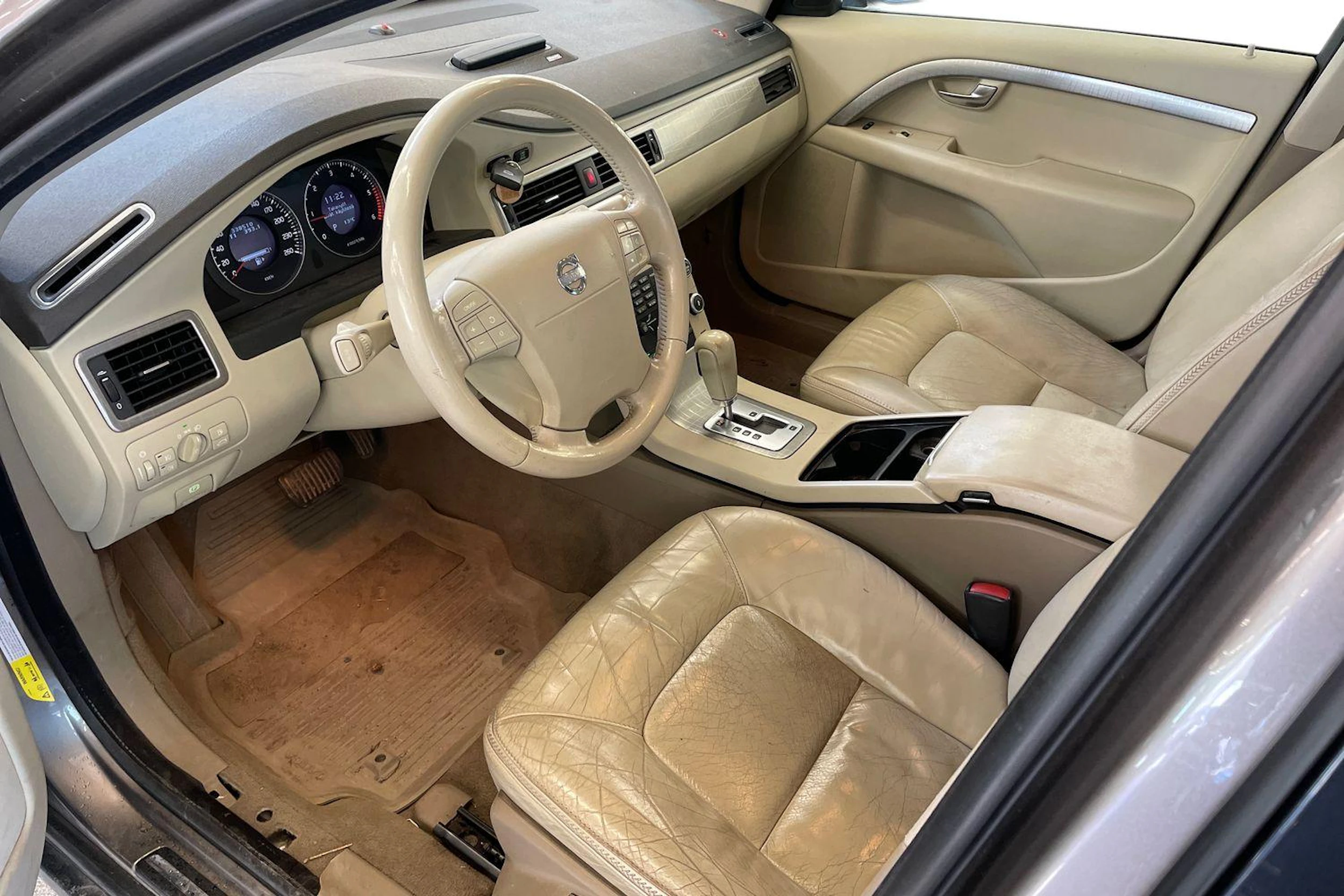 ruskea (beige) Volvo XC70 2007 kuva 3.