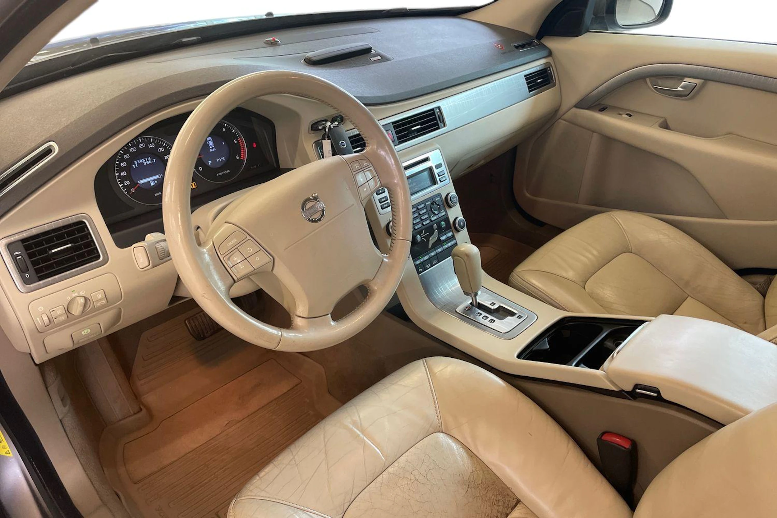 ruskea (beige) Volvo XC70 2008 kuva 8.