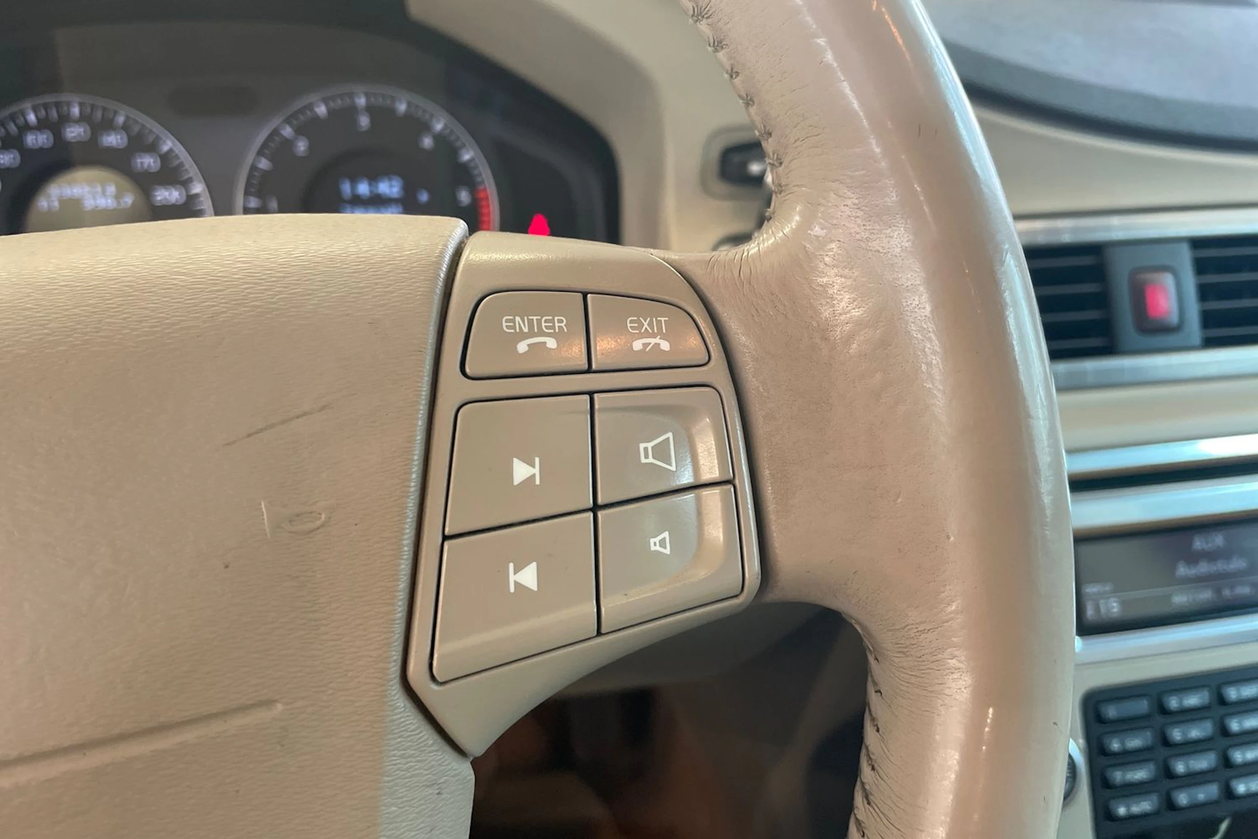 ruskea (beige) Volvo XC70 2008 kuva 16.