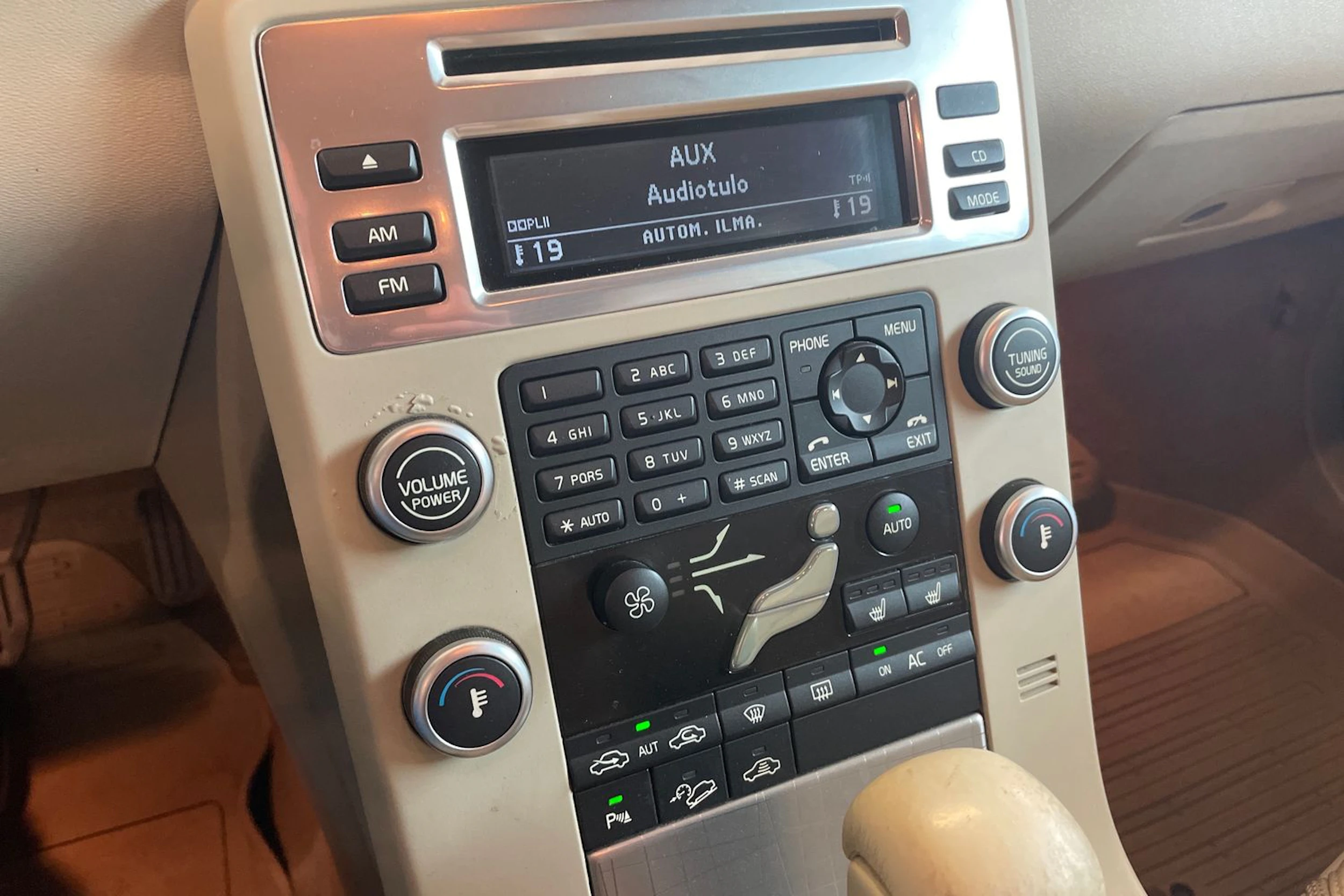 ruskea (beige) Volvo XC70 2008 kuva 18.