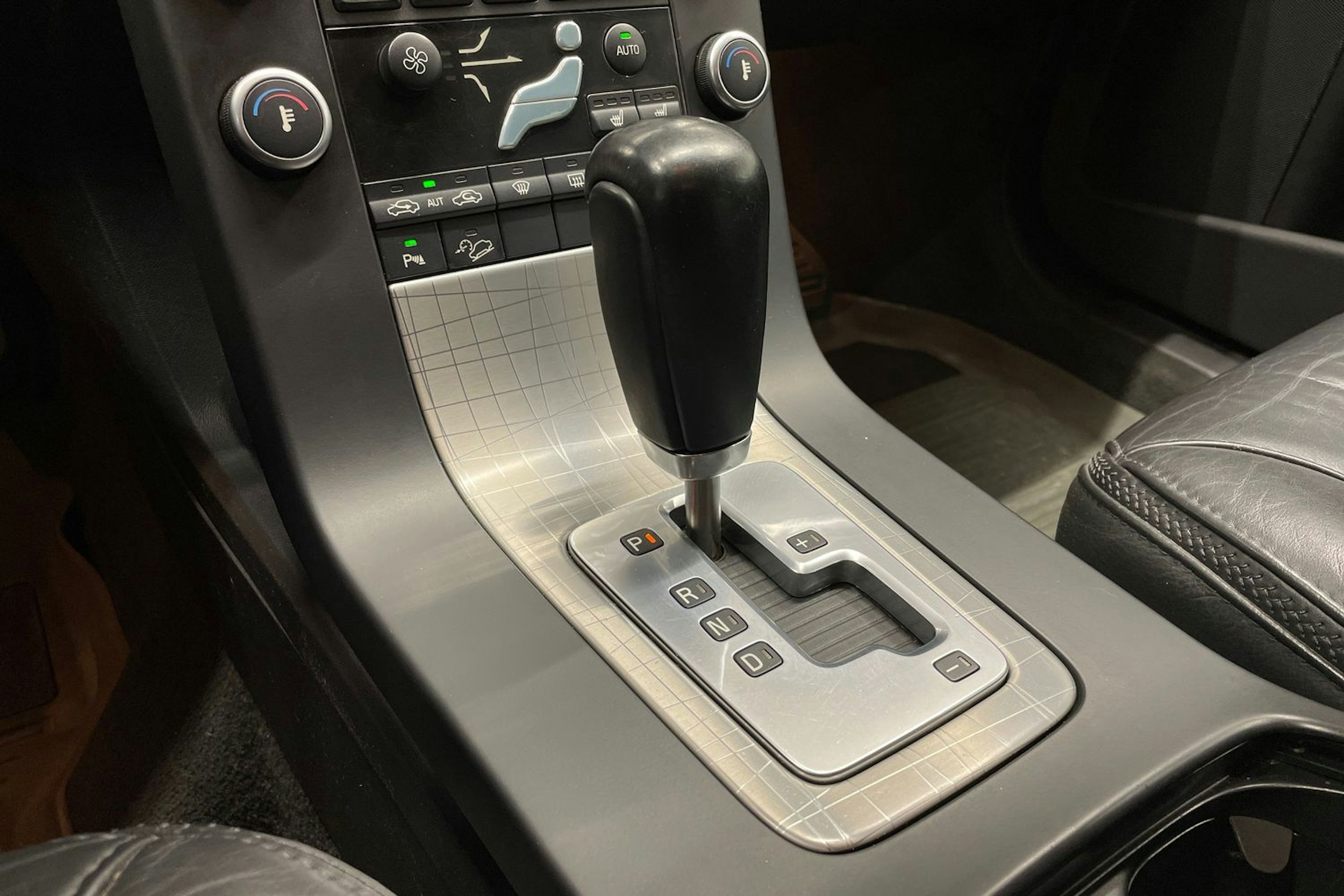 hopea Volvo XC70 2009 kuva 18.