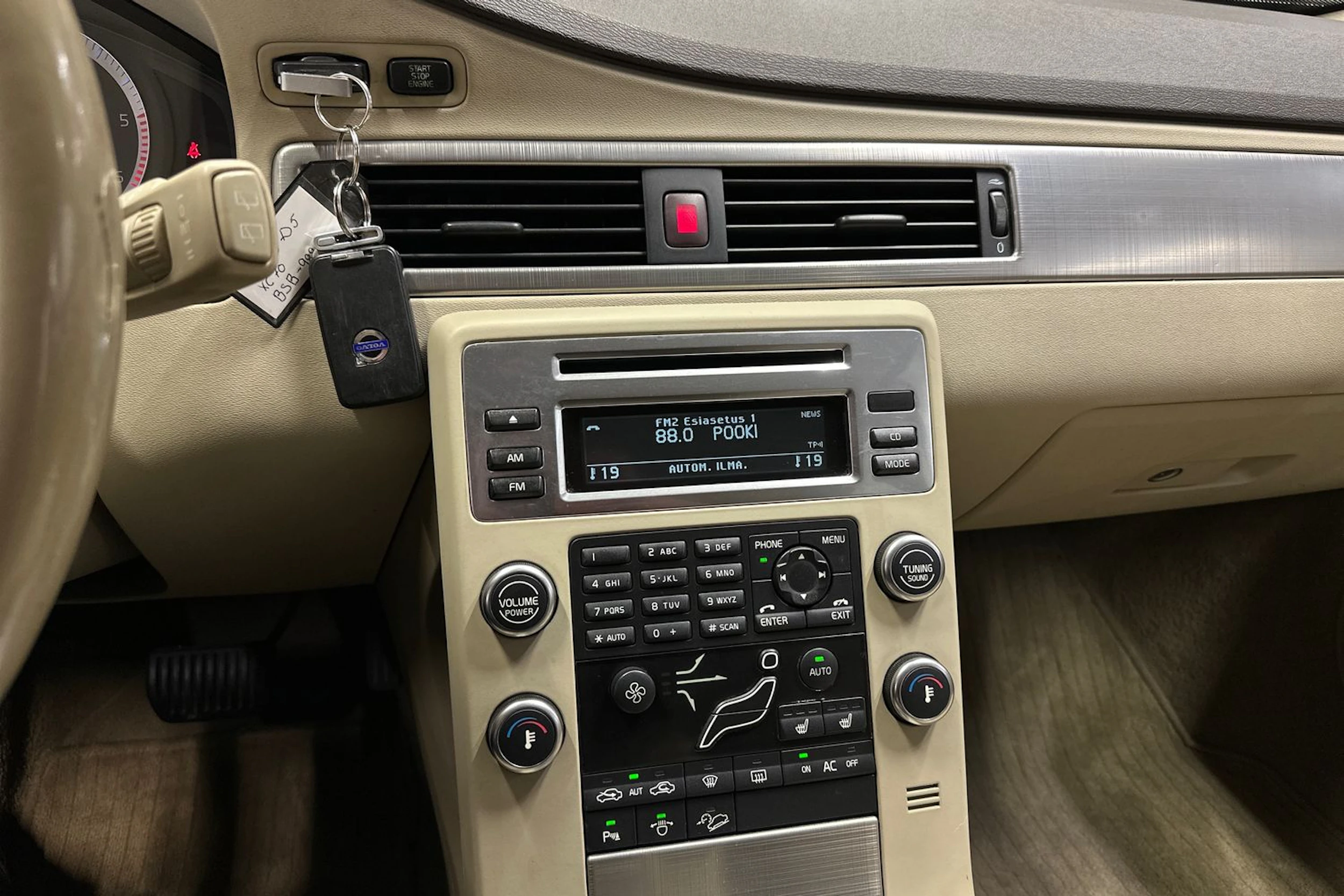 ruskea (beige) Volvo XC70 2009 kuva 13.