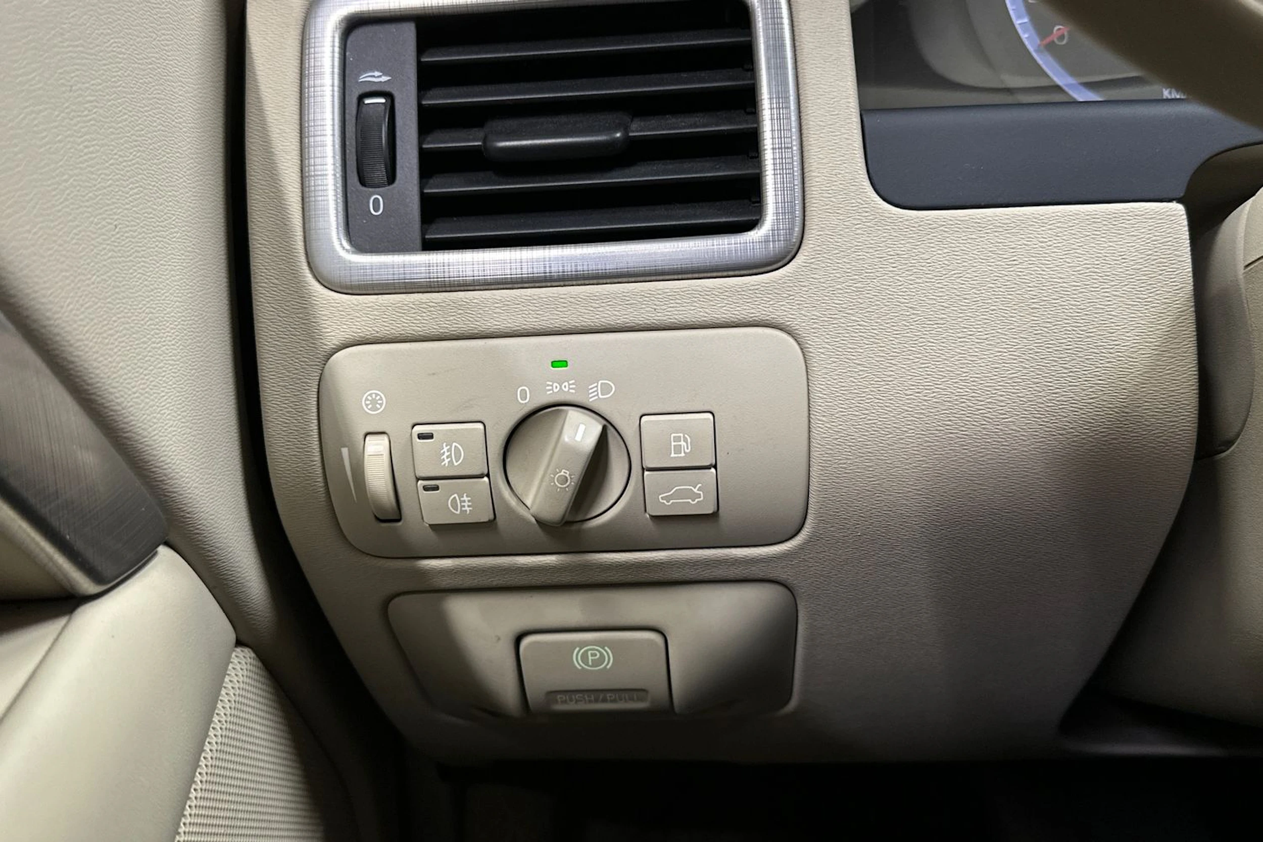 ruskea (beige) Volvo XC70 2009 kuva 18.