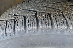 punainen Volvo XC70 2010 kuva 13.