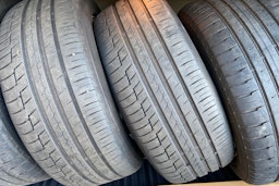 punainen Volvo XC70 2010 kuva 14.