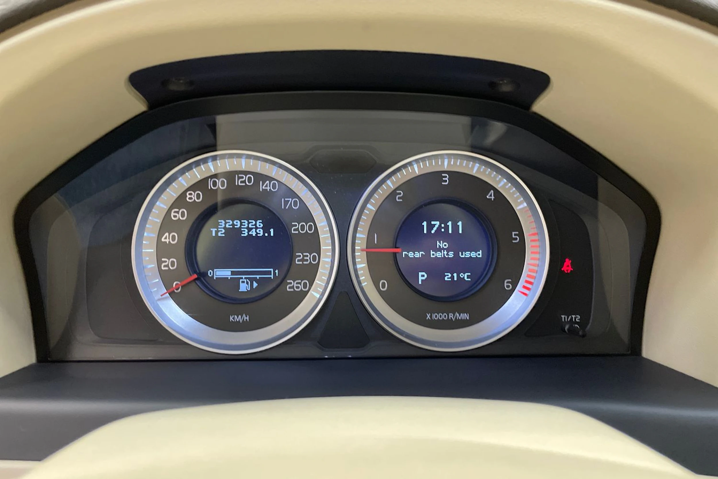 sininen Volvo XC70 2011 kuva 18.
