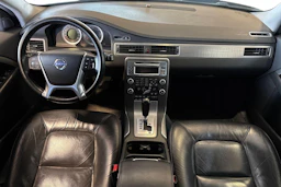 musta Volvo XC70 2011 kuva 9.