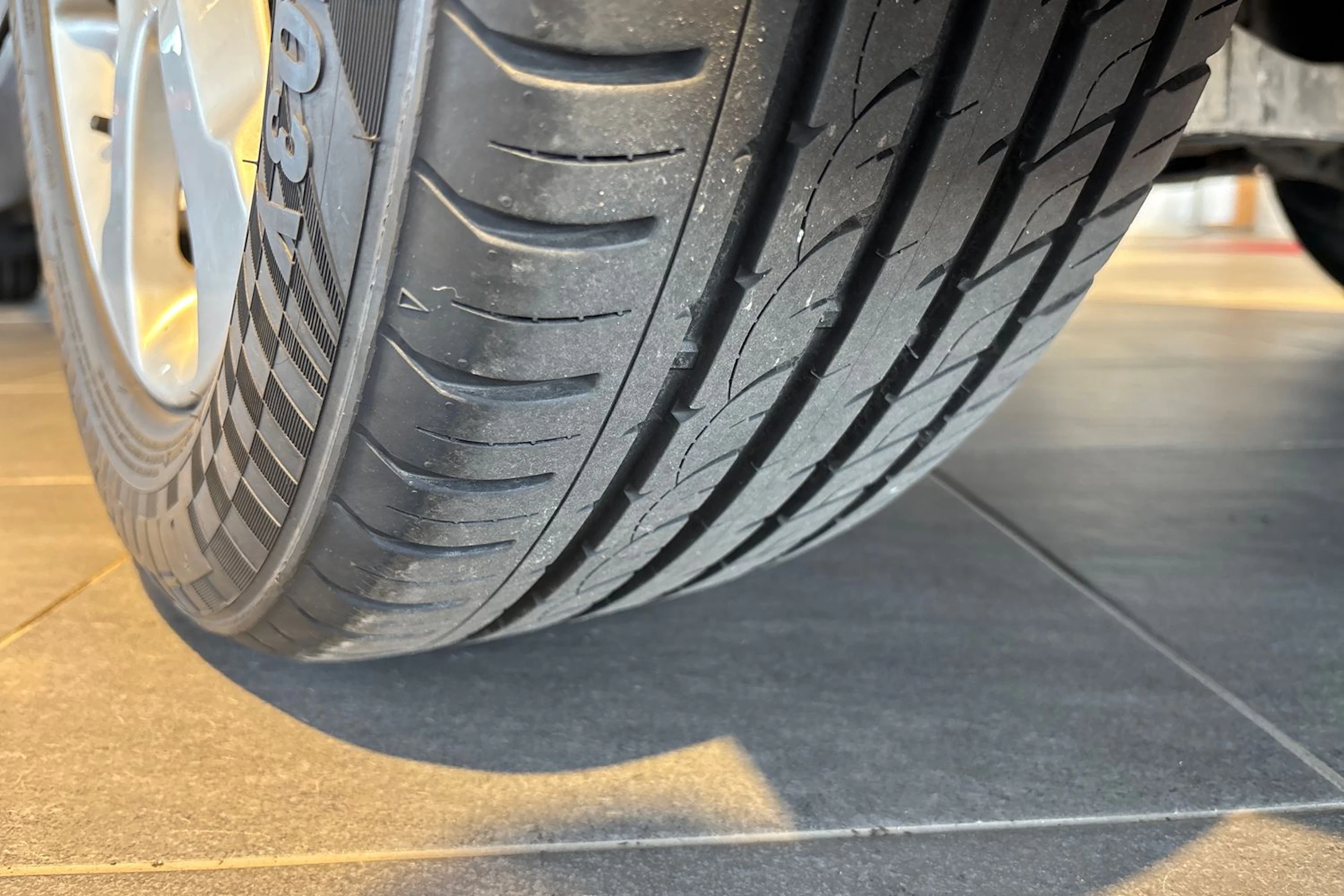 musta Volvo XC70 2011 kuva 13.