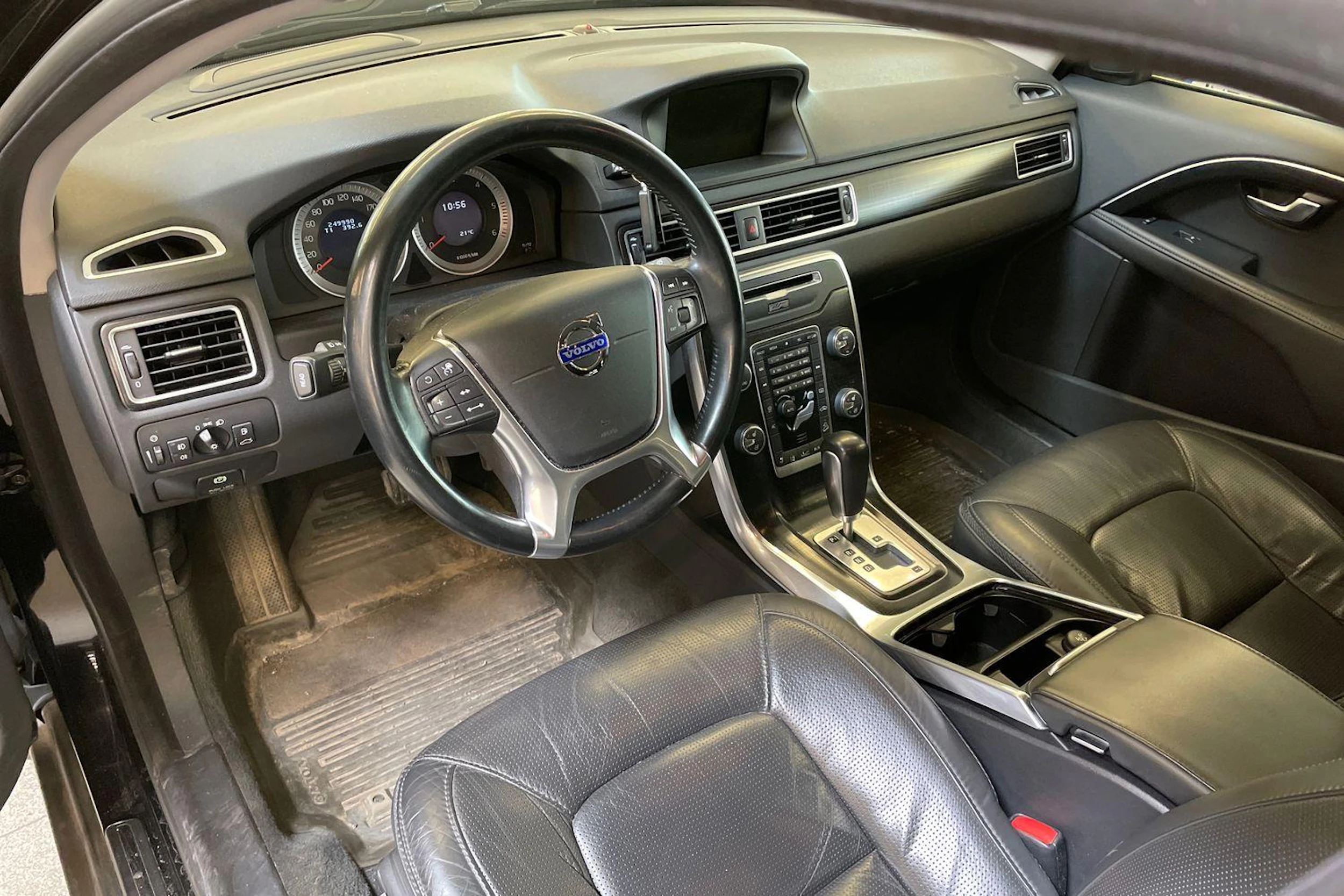 musta Volvo XC70 2011 kuva 3.