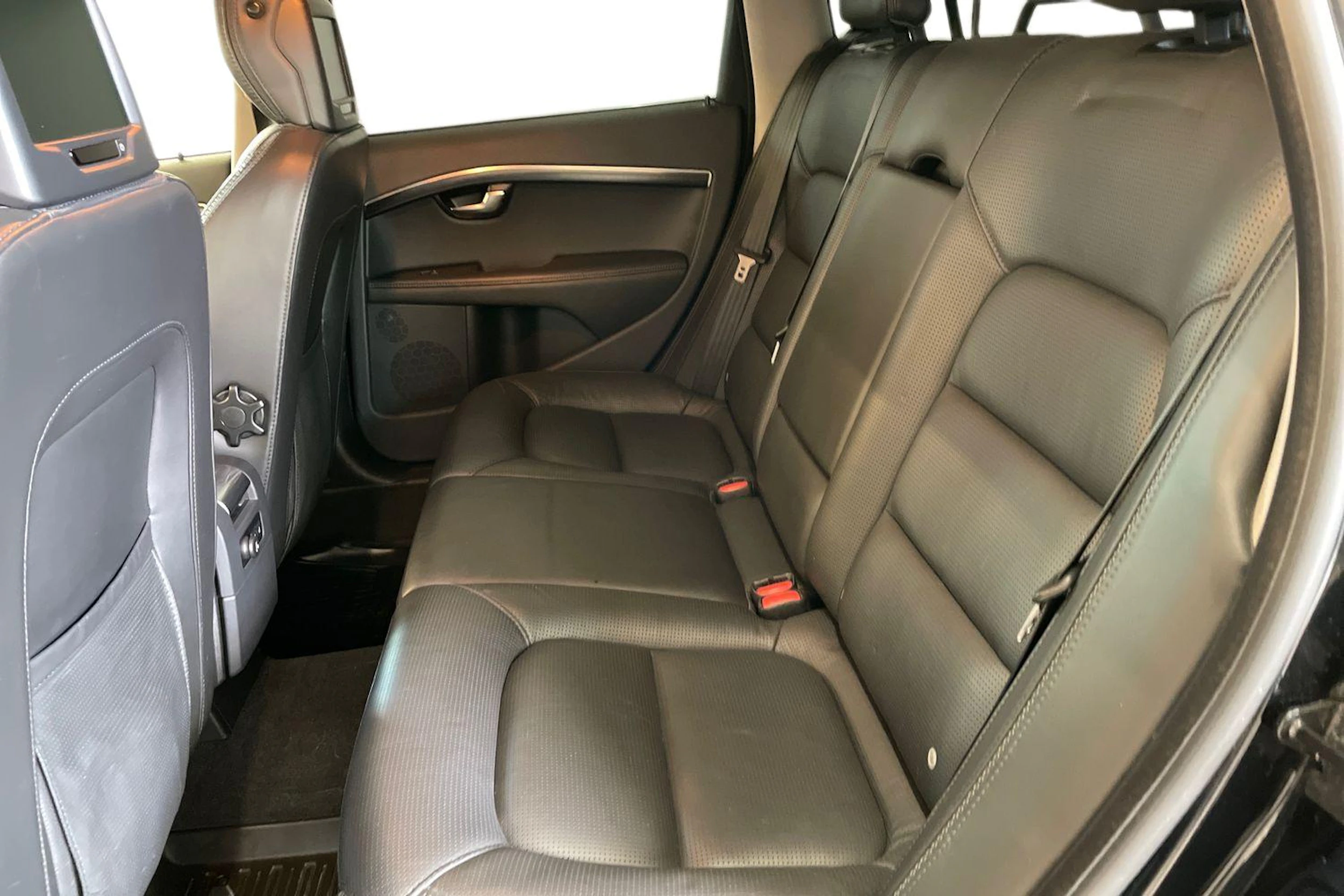 musta Volvo XC70 2012 kuva 11.