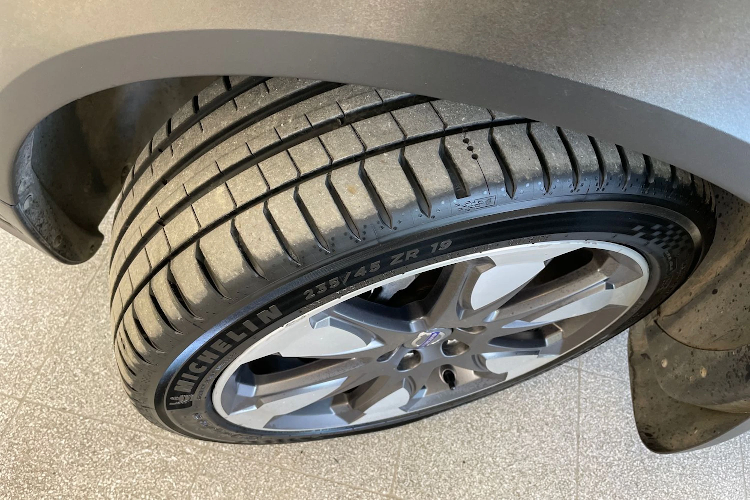 musta Volvo XC70 2012 kuva 15.