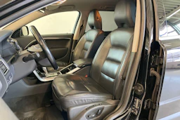 musta Volvo XC70 2012 kuva 18.