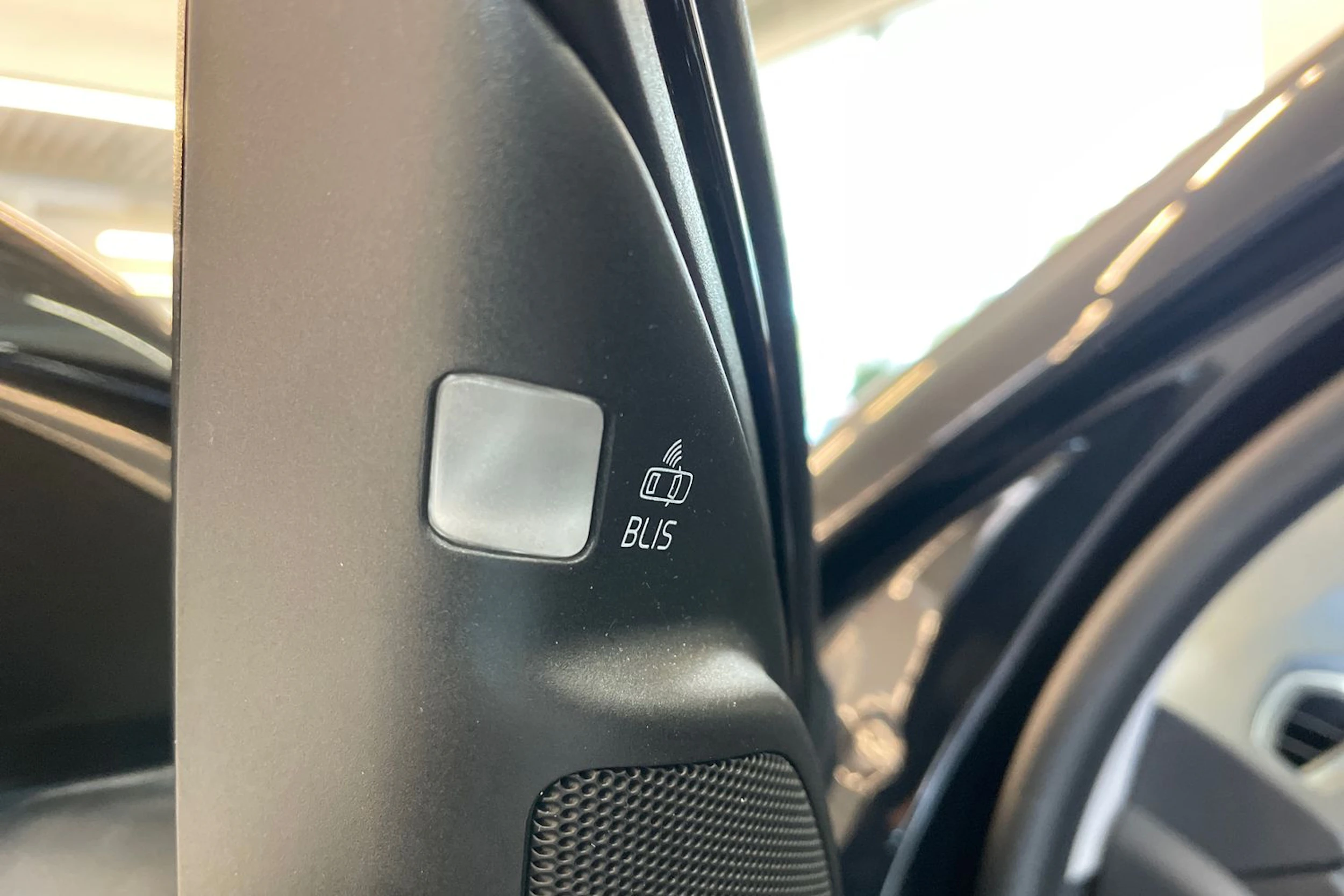 musta Volvo XC70 2012 kuva 19.