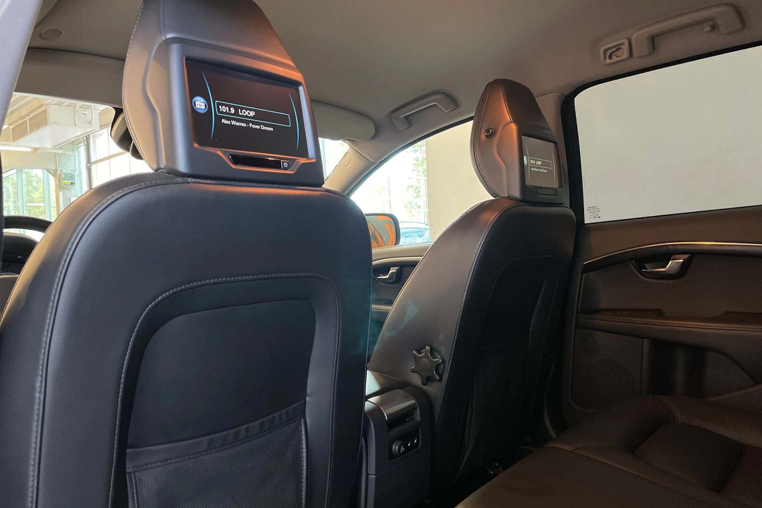 musta Volvo XC70 2012 kuva 30.