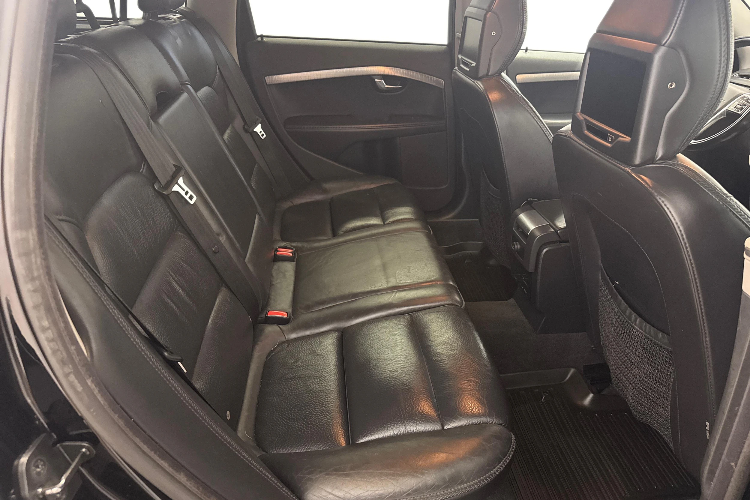 musta Volvo XC70 2012 kuva 12.