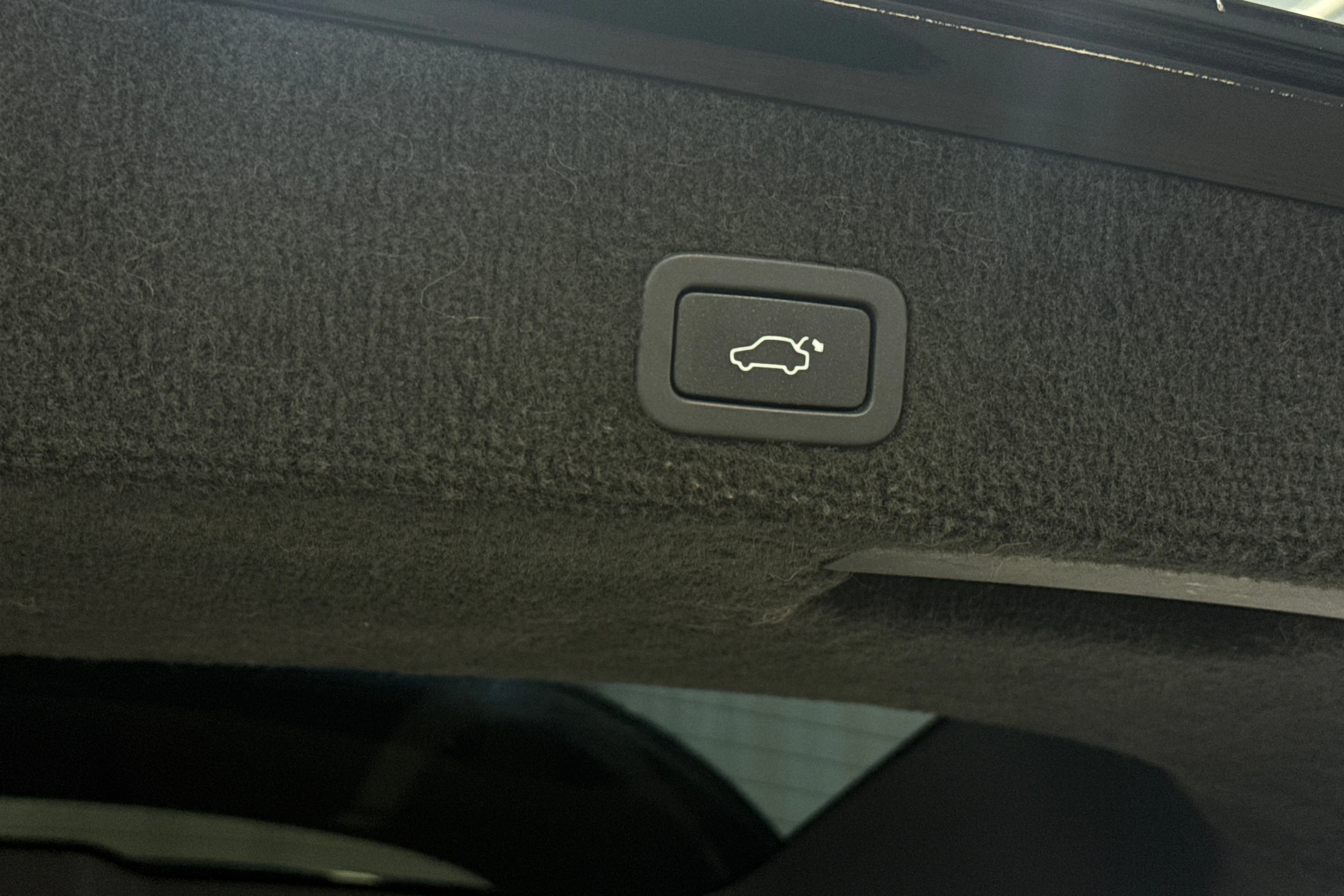 musta Volvo XC70 2012 kuva 16.