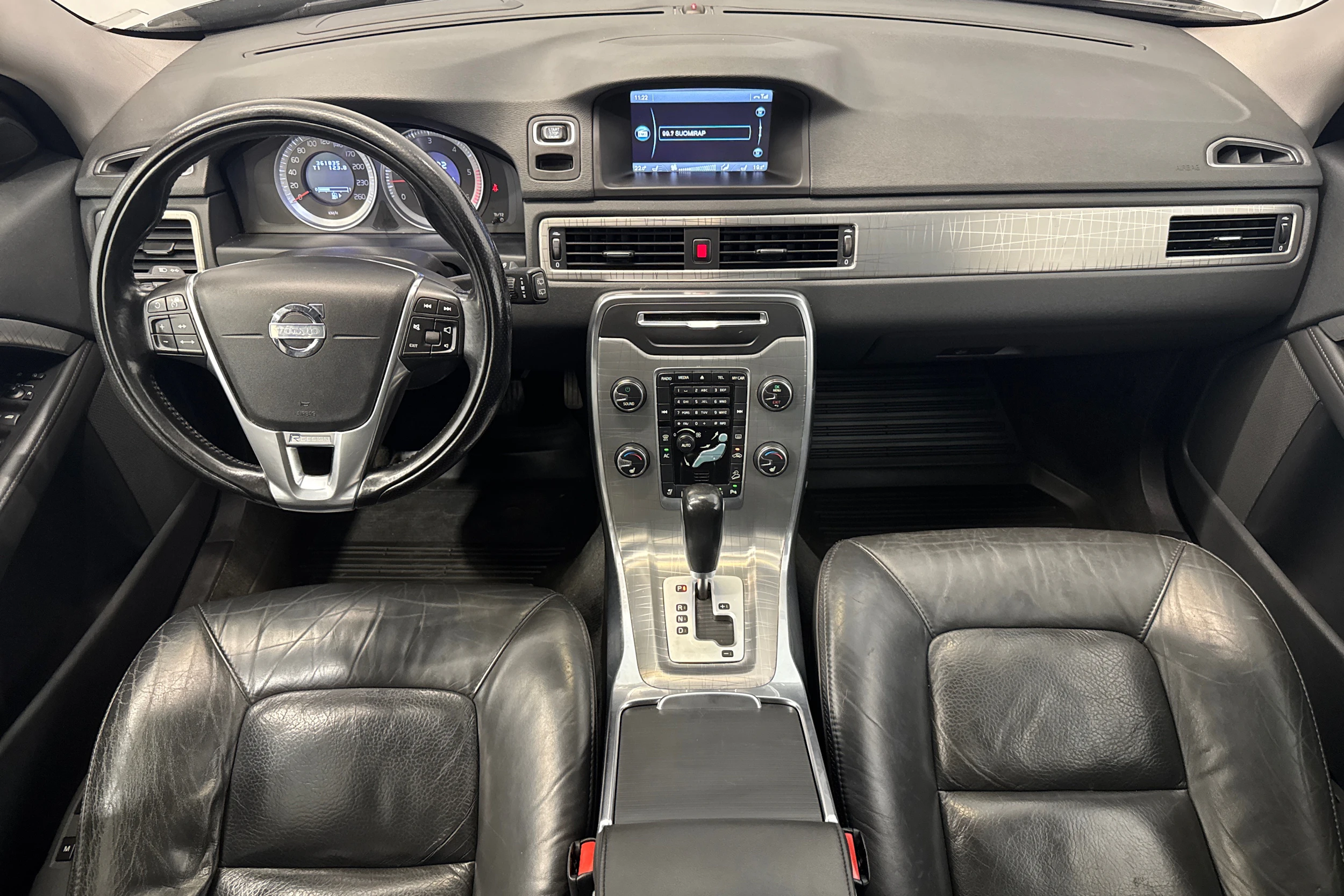 musta Volvo XC70 2012 kuva 25.