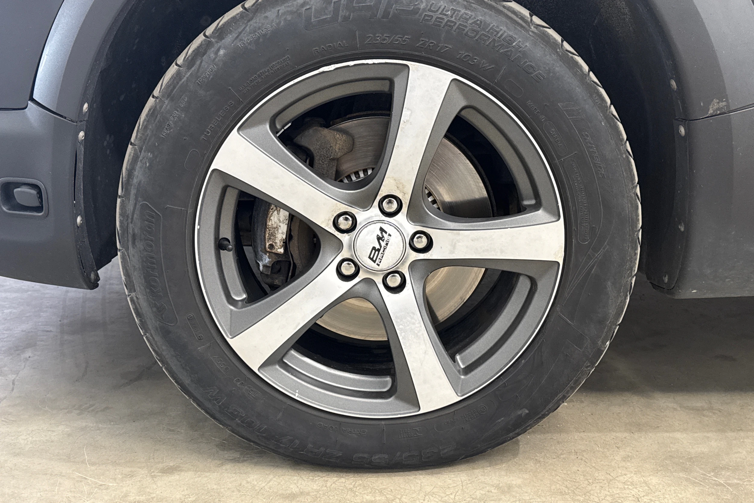 musta Volvo XC70 2012 kuva 28.