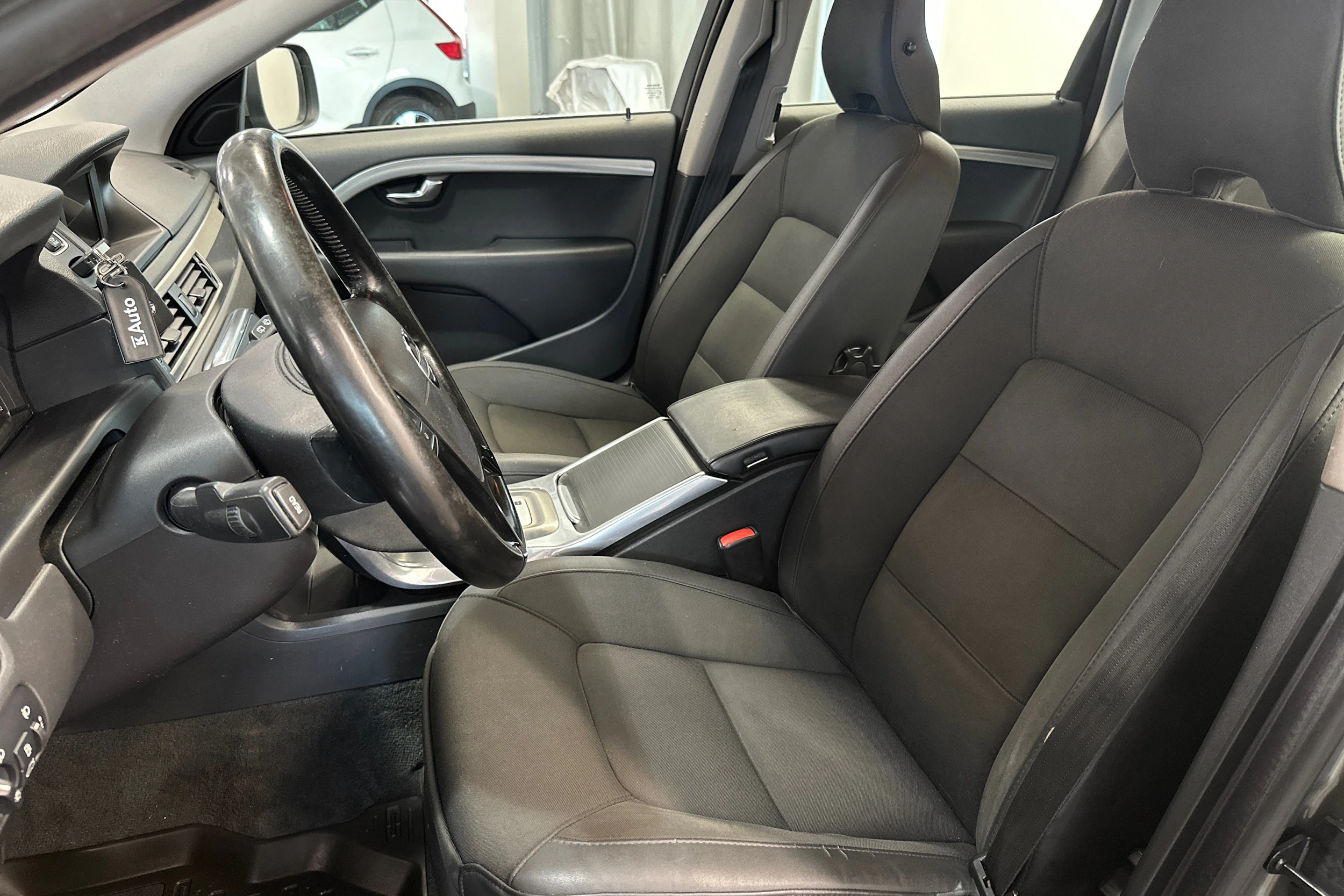 Vihreä Volvo XC70 2012 kuva 11.