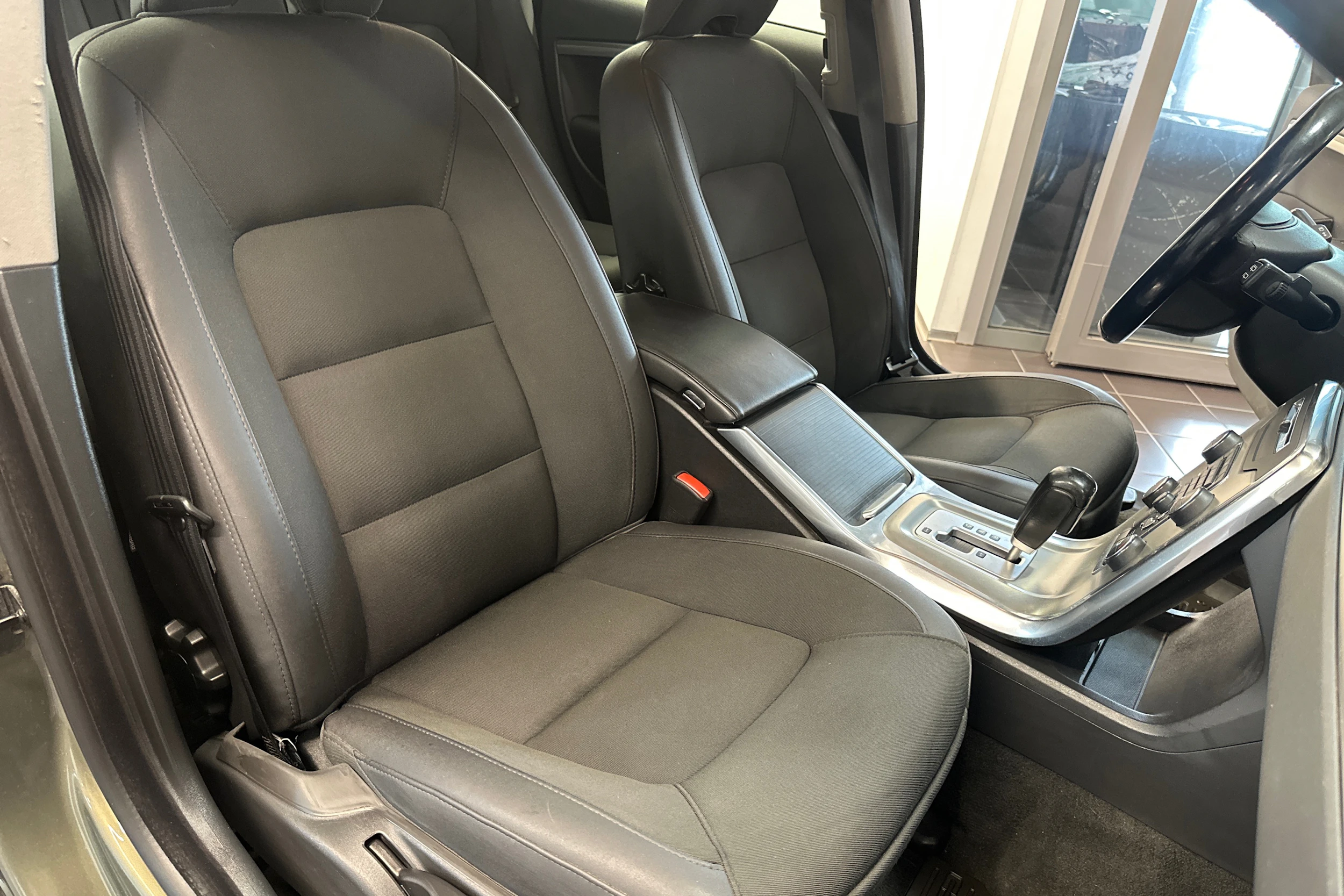 Vihreä Volvo XC70 2012 kuva 12.