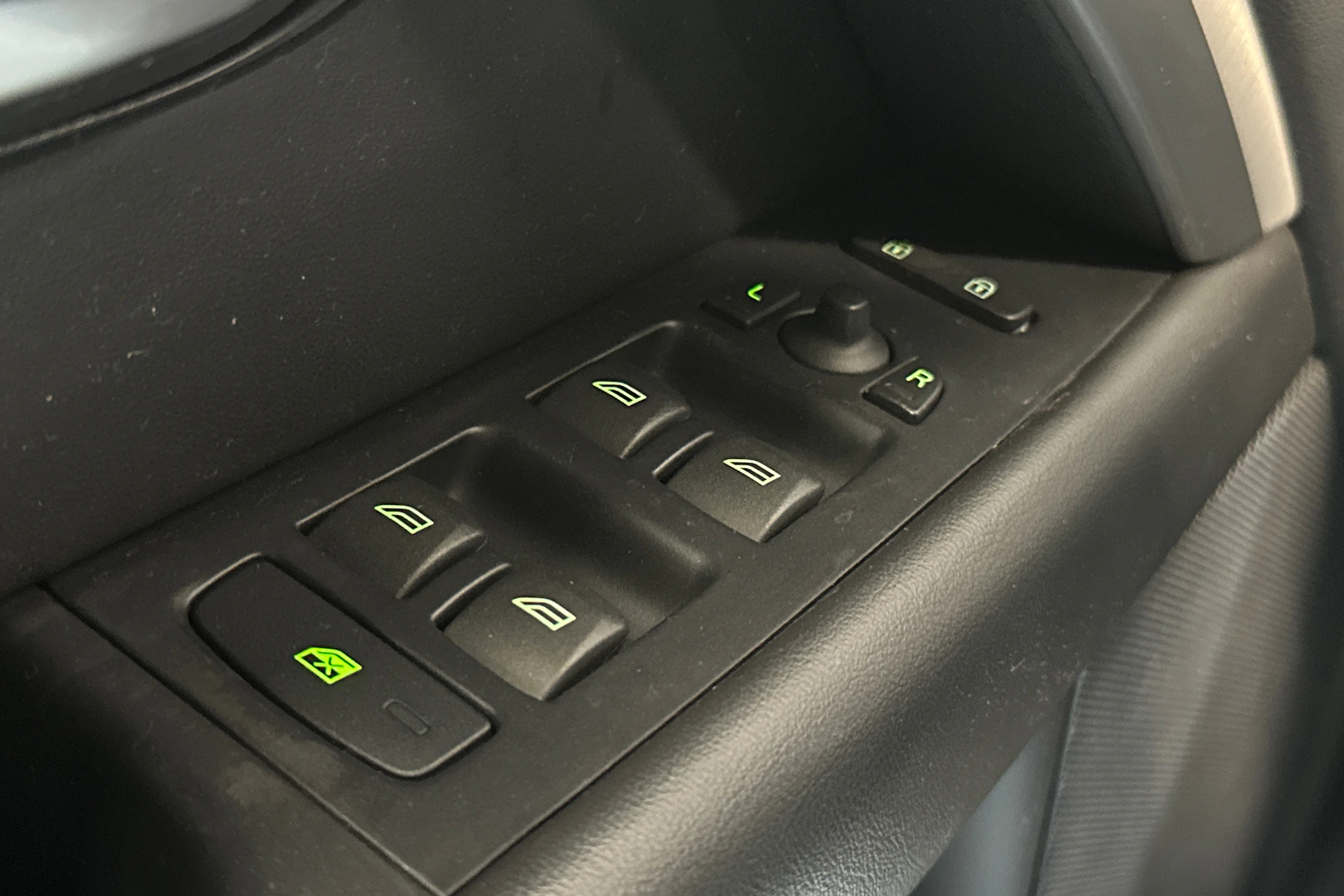 Vihreä Volvo XC70 2012 kuva 16.