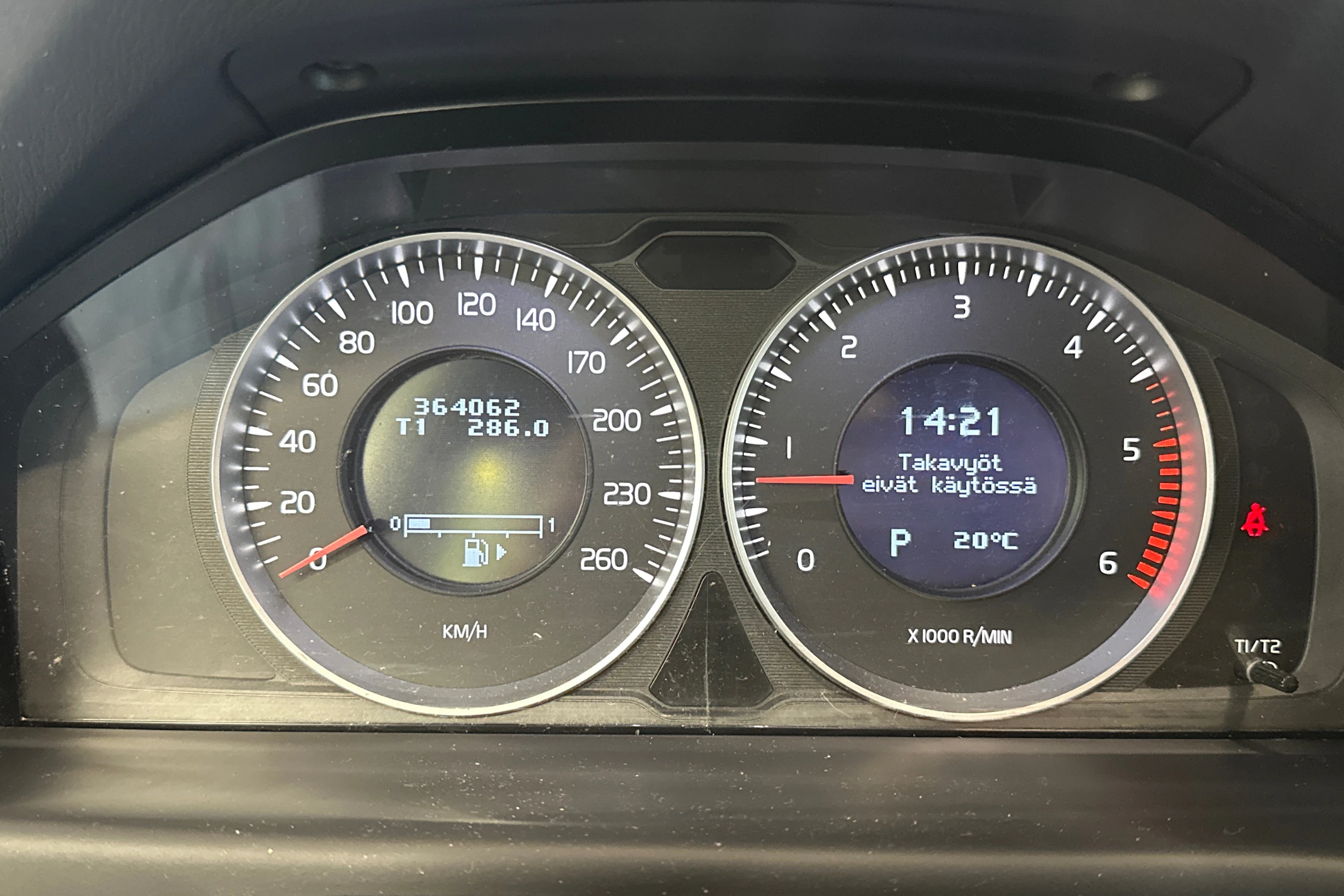 Vihreä Volvo XC70 2012 kuva 17.
