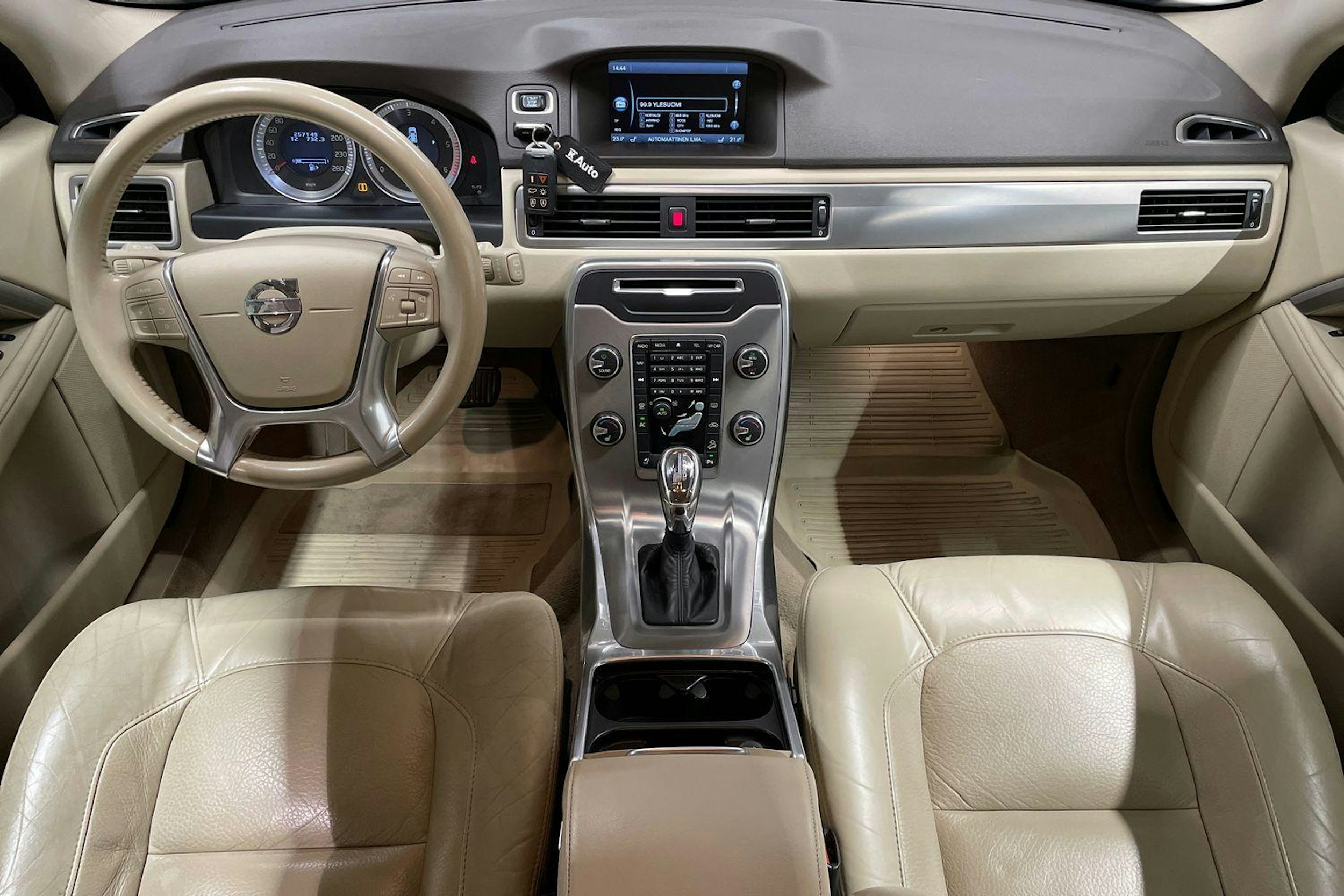 ruskea (beige) Volvo XC70 2013 kuva 9.