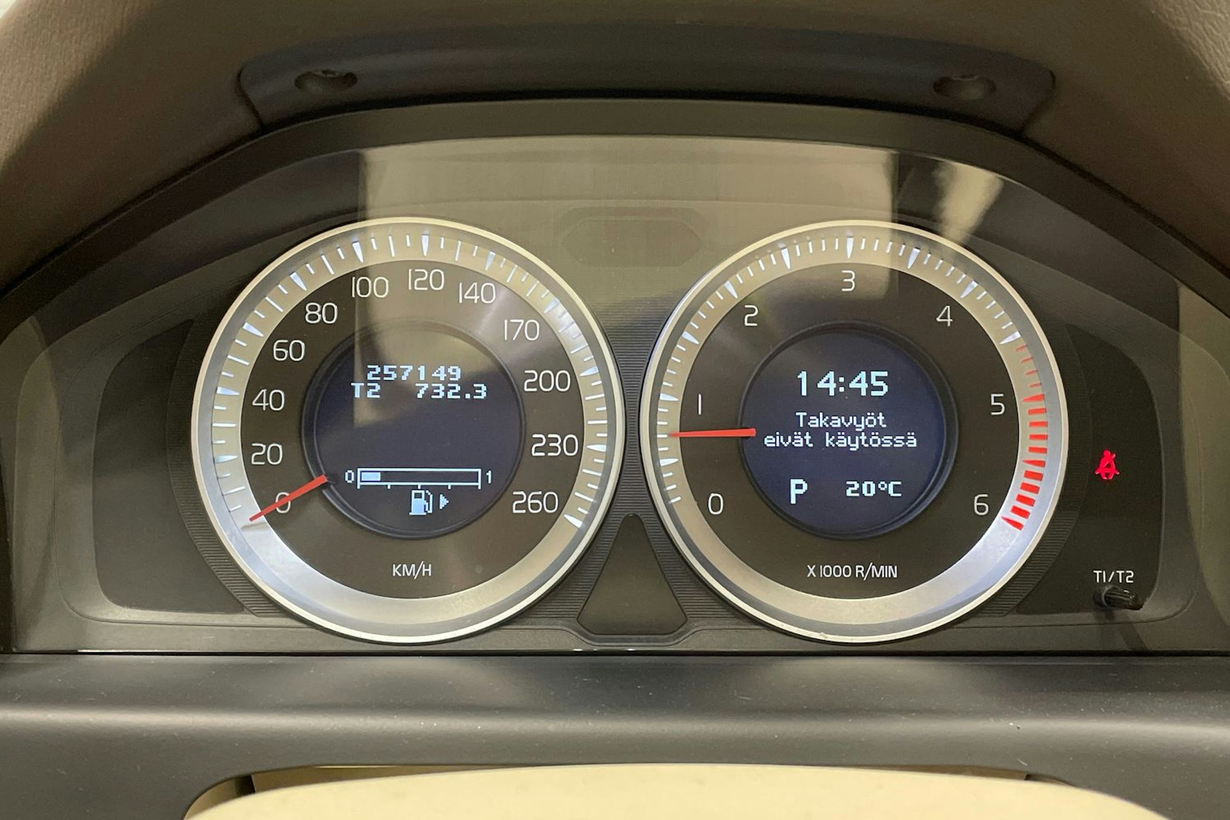 ruskea (beige) Volvo XC70 2013 kuva 16.
