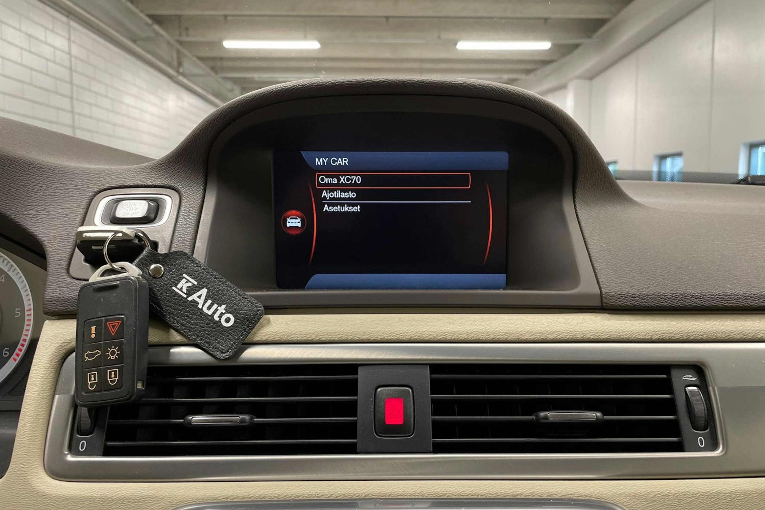 ruskea (beige) Volvo XC70 2013 kuva 18.