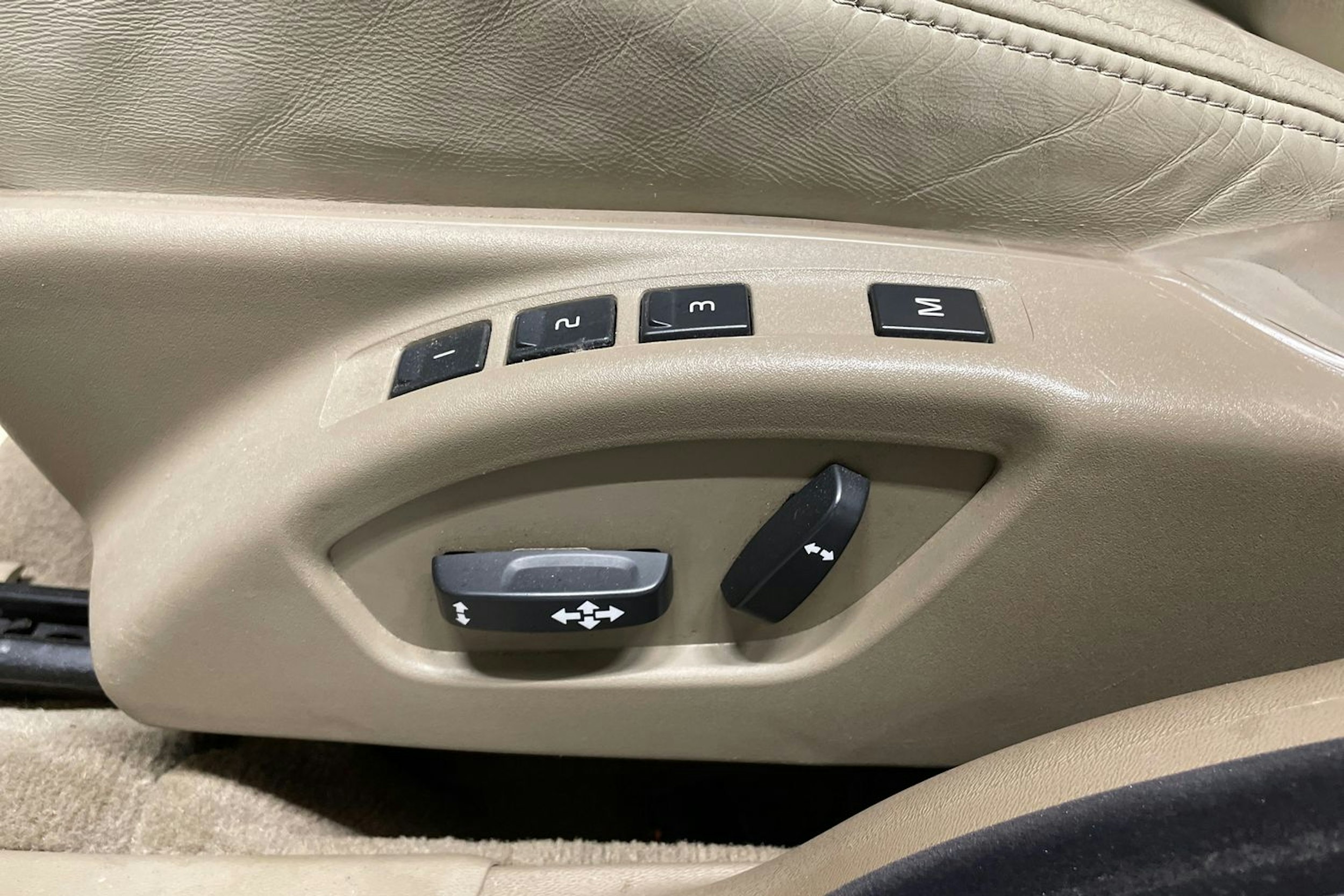 ruskea (beige) Volvo XC70 2013 kuva 28.