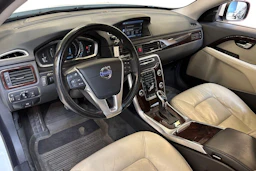 valkoinen Volvo XC70 2013 kuva 6.