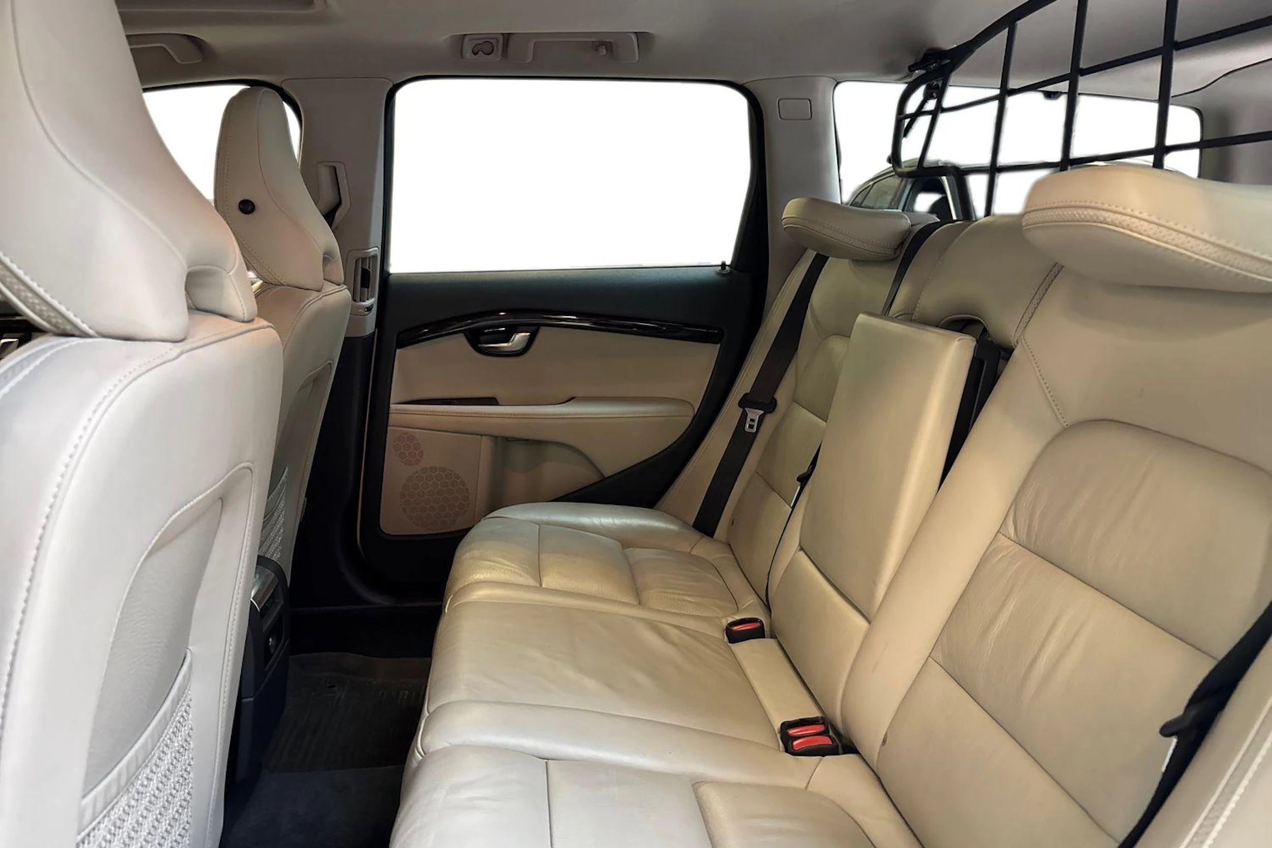 valkoinen Volvo XC70 2013 kuva 8.