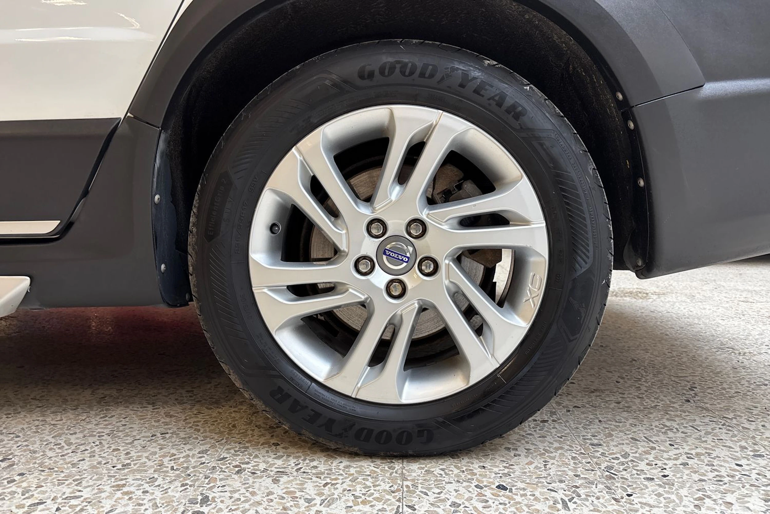 valkoinen Volvo XC70 2013 kuva 10.